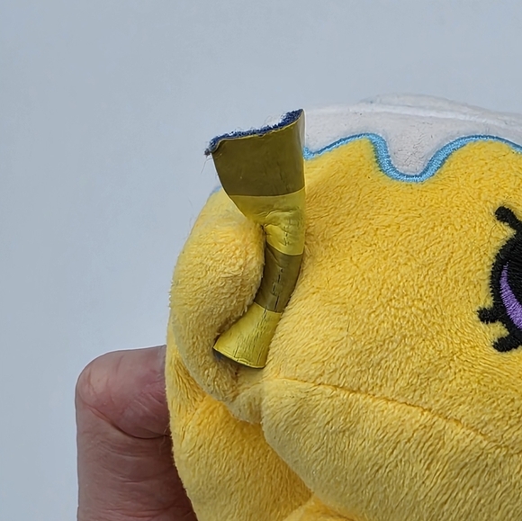 Shopkins Cindy Bon Cinnamon Bun Plush - Picture 7 of 8